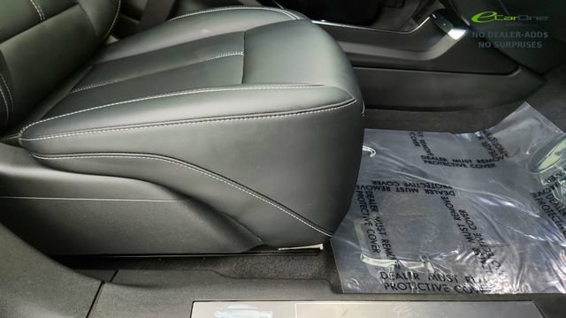 Used 2024 Cadillac Lyriq Tech RWD image 25