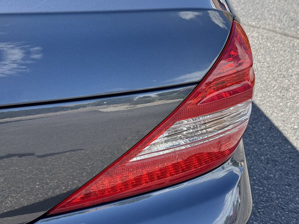 Used 2009 Mercedes-Benz SL 550 image 8
