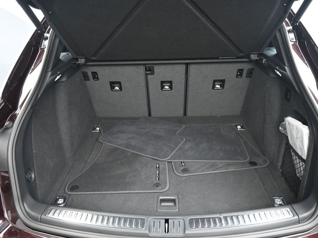 Certified 2026 Porsche Macan S AWD/4WD image 28