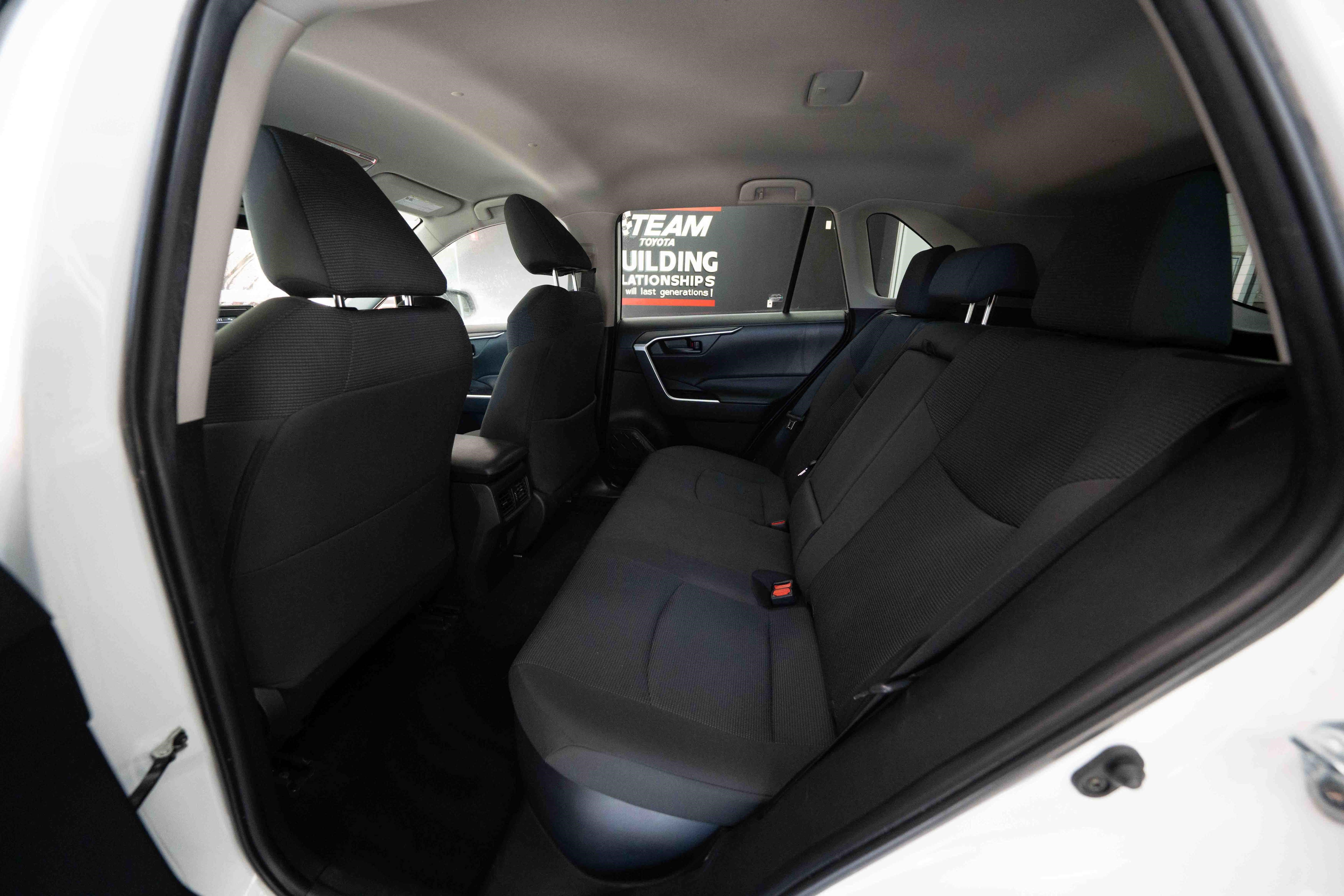 Used 2022 Toyota RAV4 LE AWD/4WD image 23
