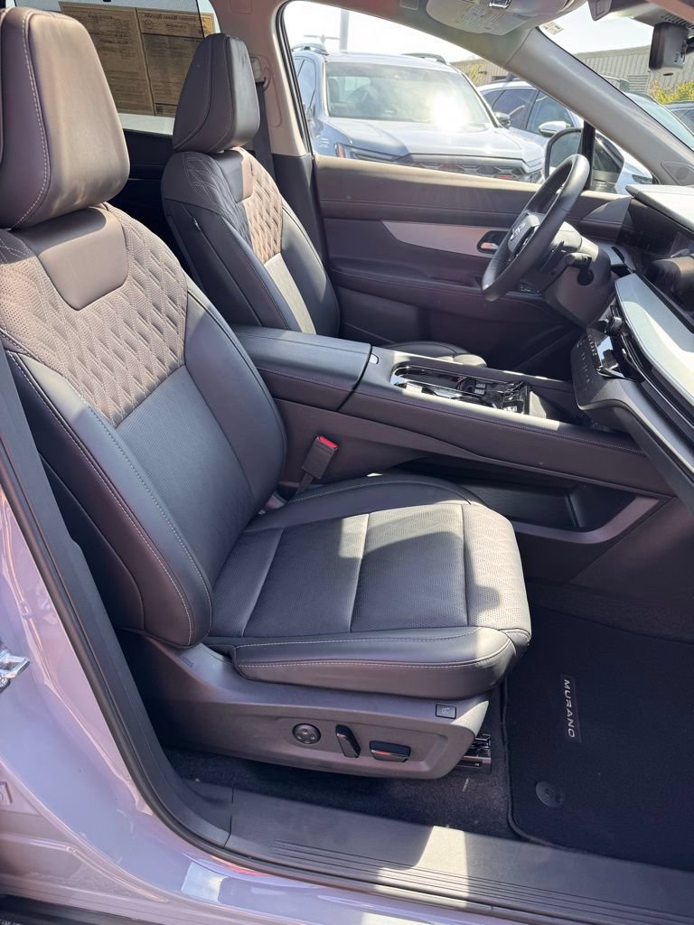 Used 2025 Nissan Murano Platinum AWD/4WD image 13