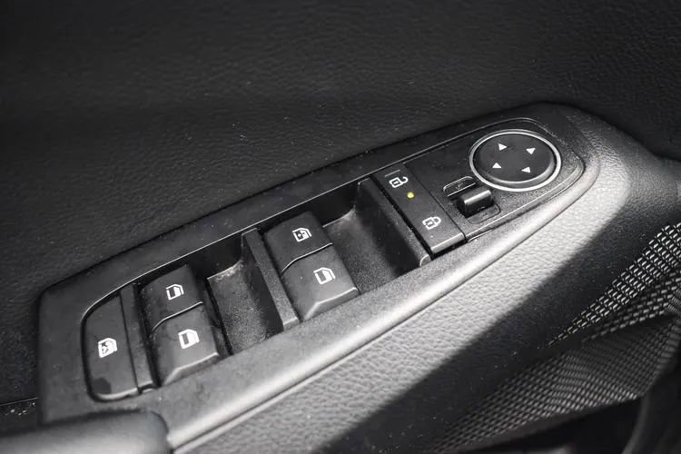 Used 2025 Kia Seltos S FWD image 21