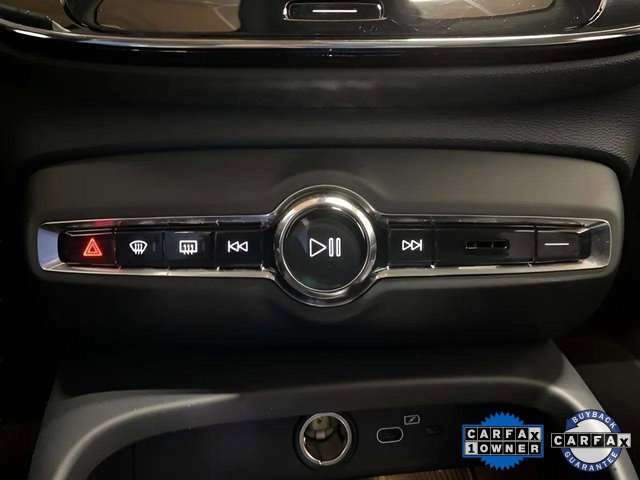 Used 2025 Volvo XC40 B5 Plus image 54