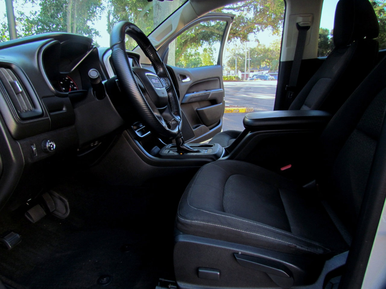 Used 2015 GMC Canyon SLE w/ SLE Convenience Package image 15