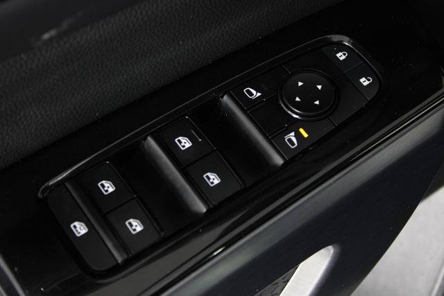 Certified 2023 Nissan Pathfinder SL w/ Black Appearance Package FWD image 24