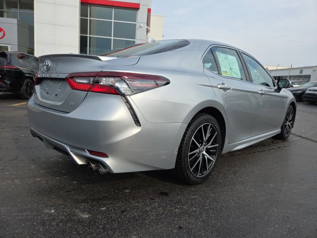 Used 2022 Toyota Camry SE FWD image 7