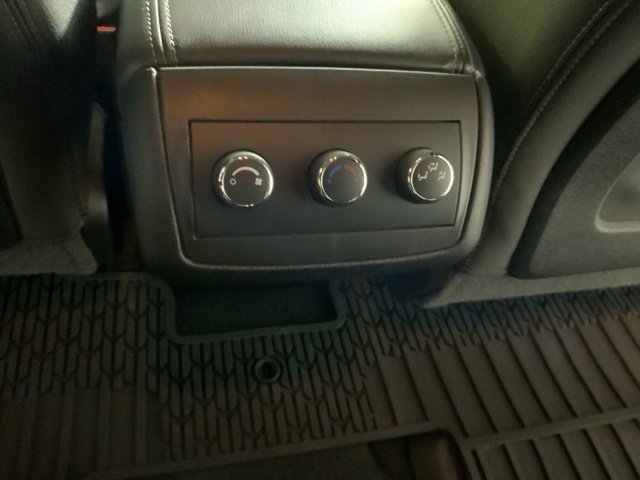 Used 2017 Chevrolet Traverse LT image 33