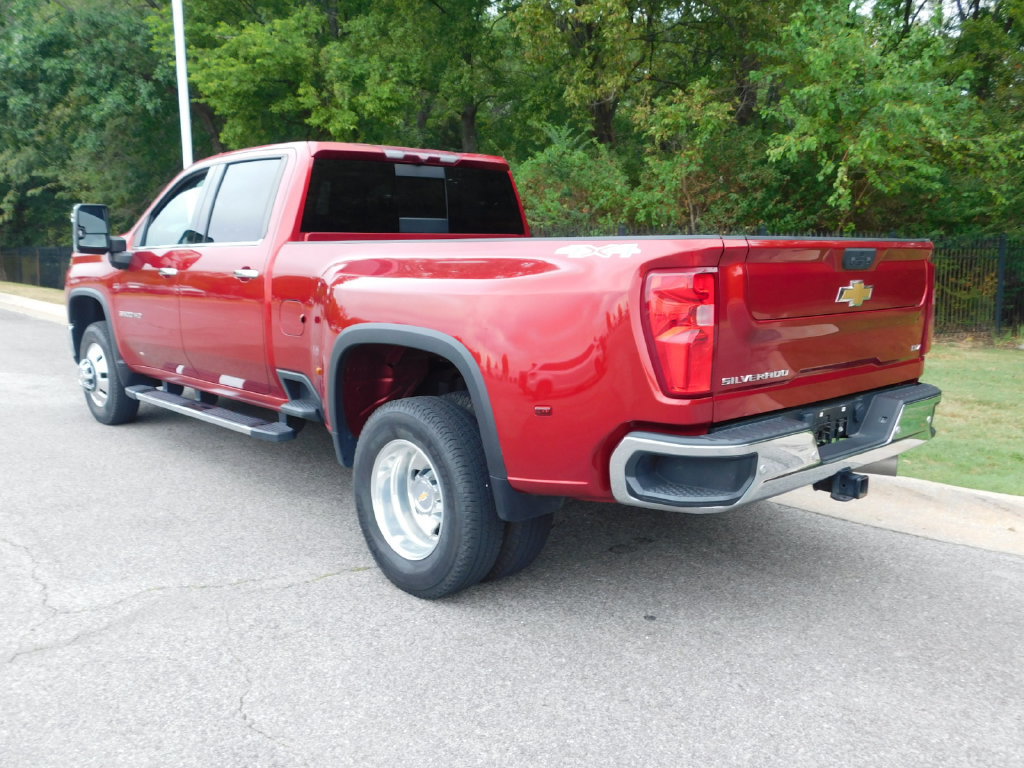 Certified 2024 Chevrolet Silverado 3500 LTZ w/ LTZ Convenience Package AWD/4WD image 3