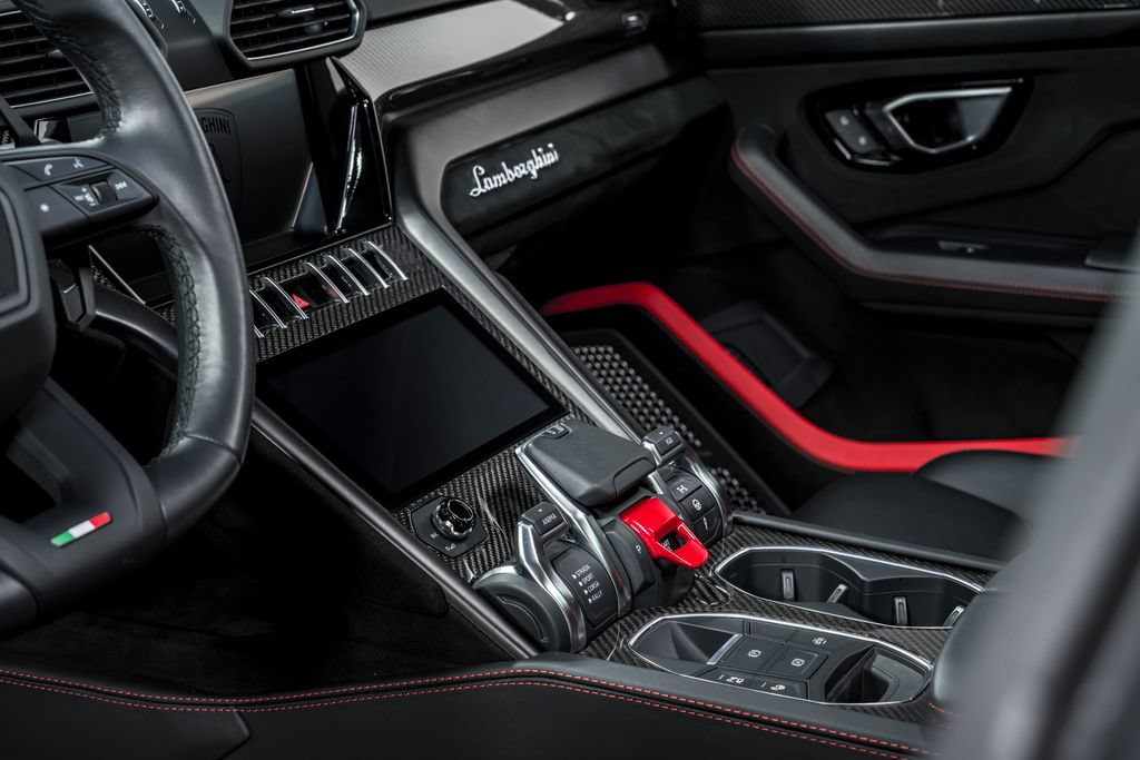 Used 2023 Lamborghini Urus Performante AWD/4WD image 23