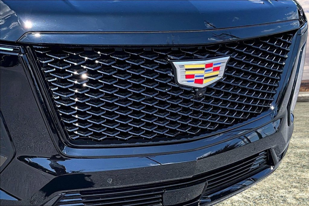 Certified 2026 Cadillac Escalade Platinum Sport w/ LPO, Floor Liner Package AWD/4WD image 34