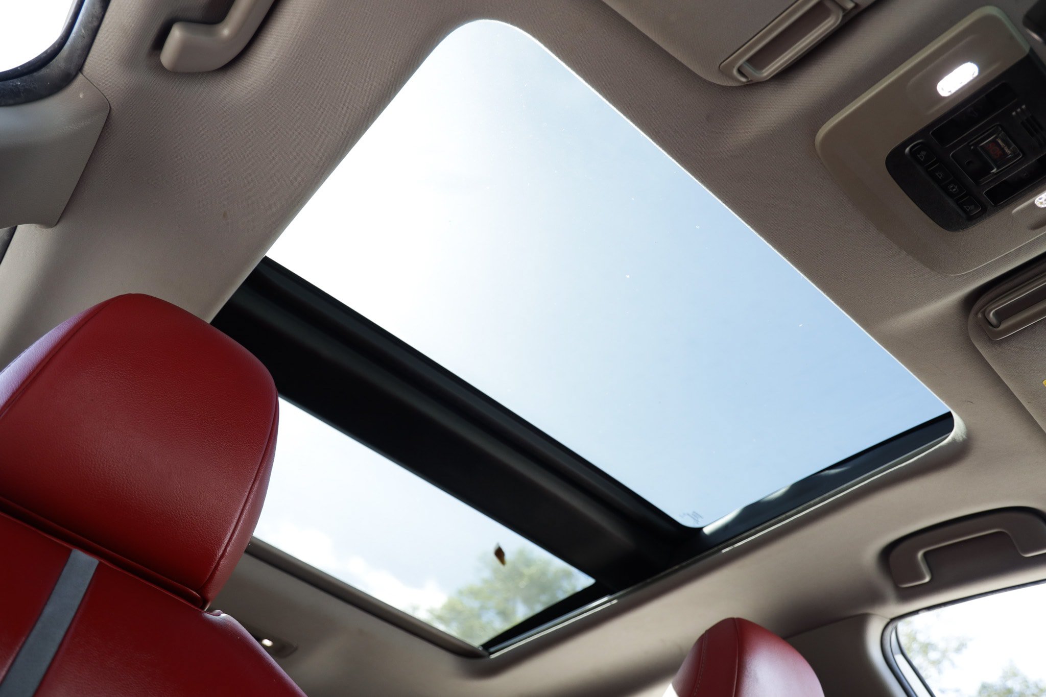 Used 2019 Toyota Camry XSE FWD image 27