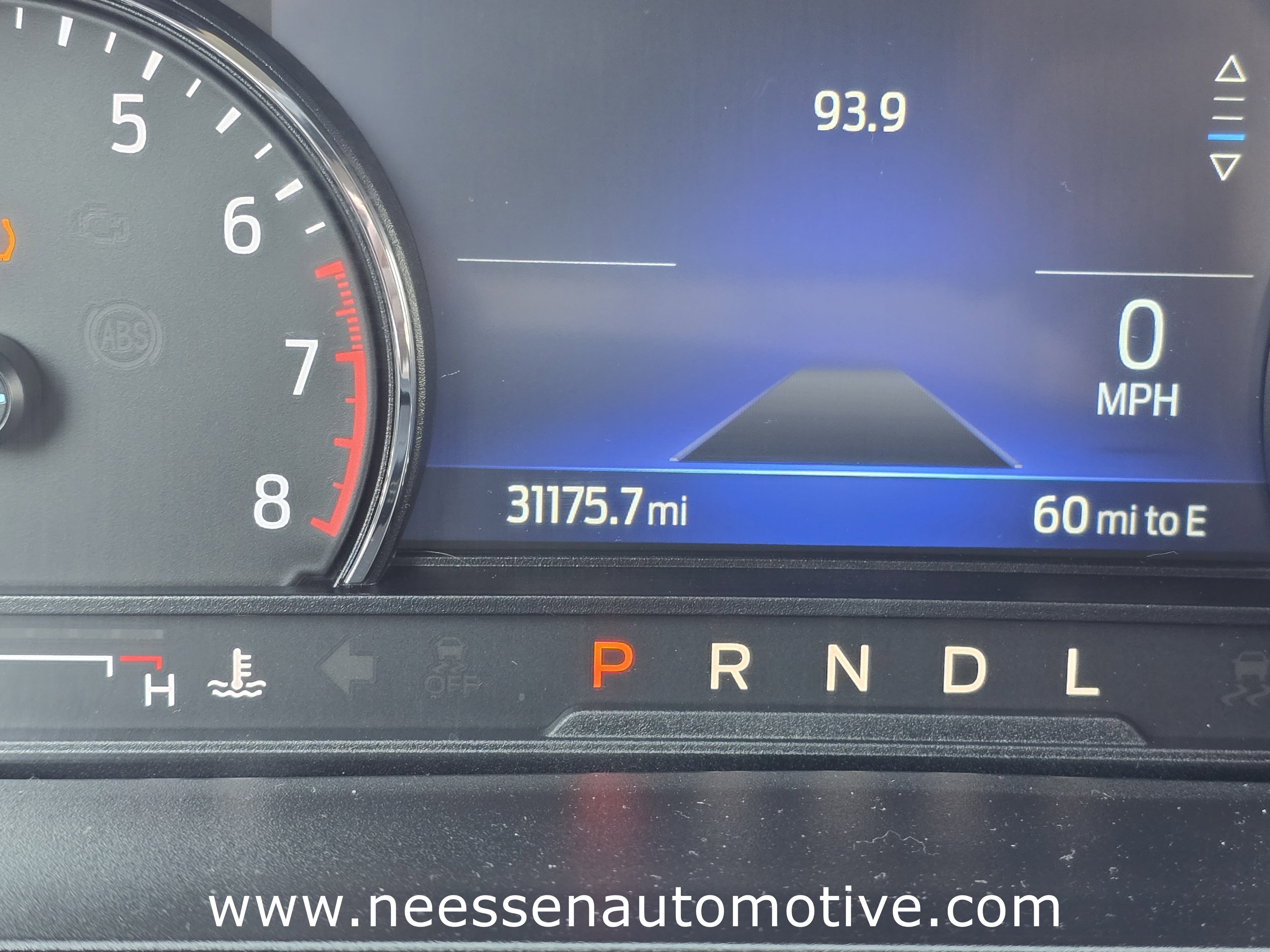 Used 2022 Ford Explorer XLT image 27