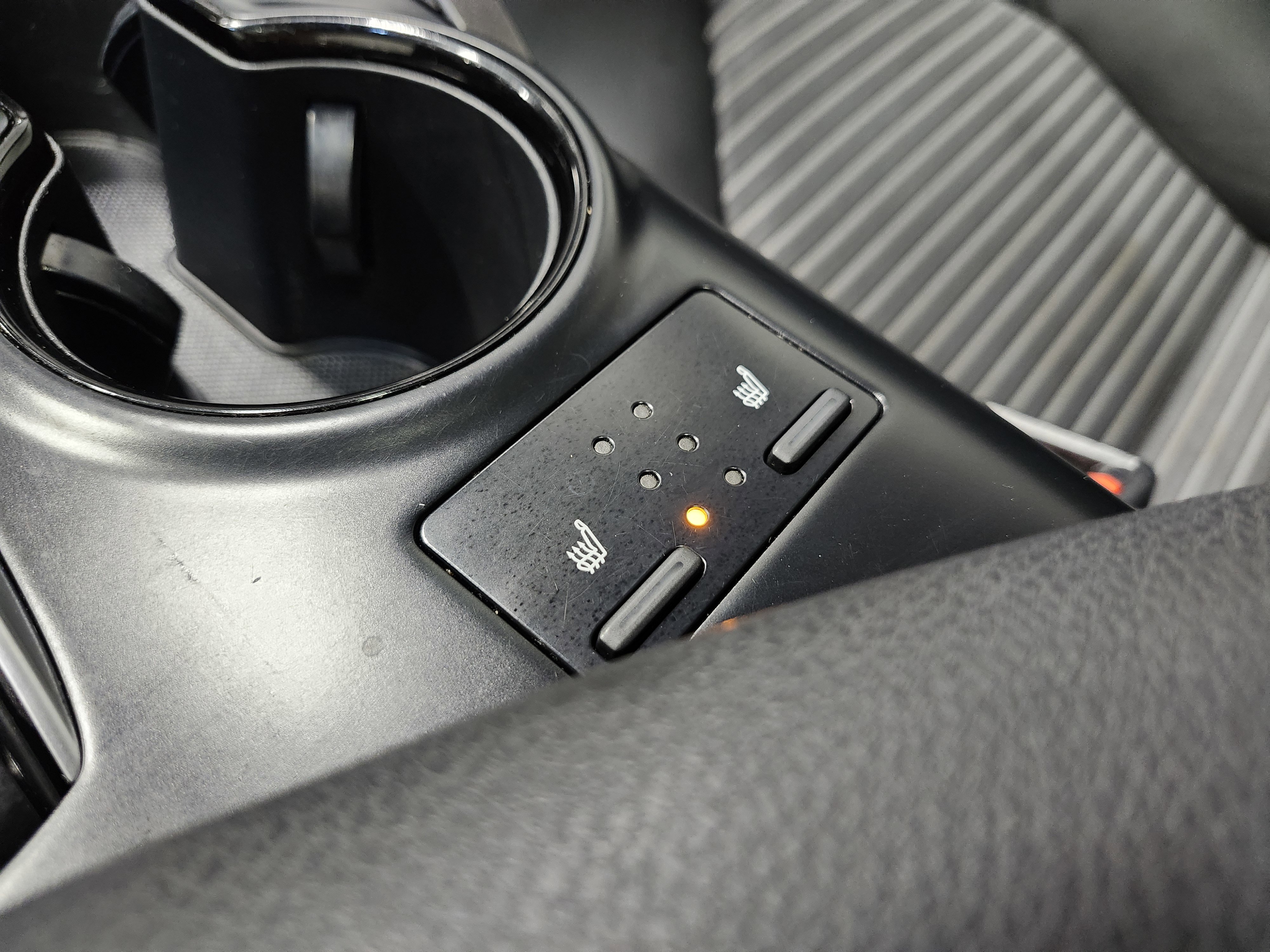 Used 2018 Toyota Camry SE w/ Audio Package image 10