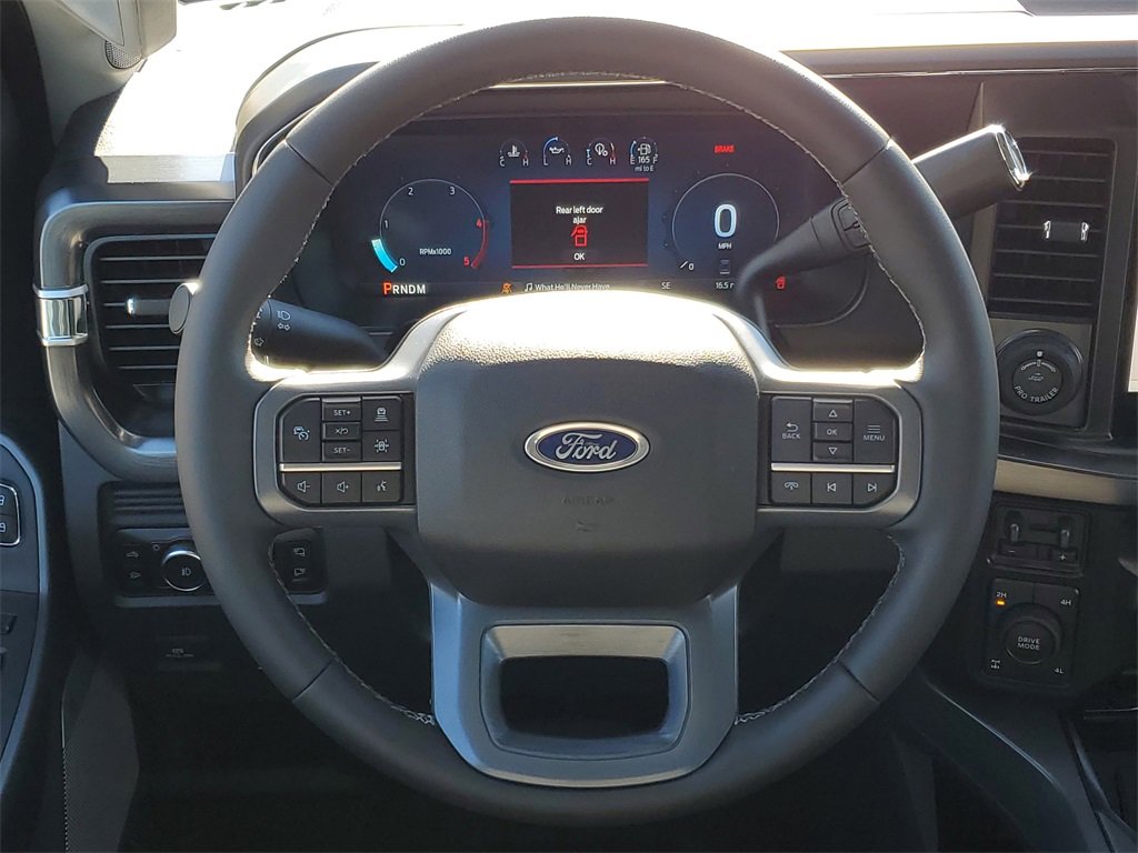 New 2026 Ford F250 Lariat w/ Black Appearance Package image 28