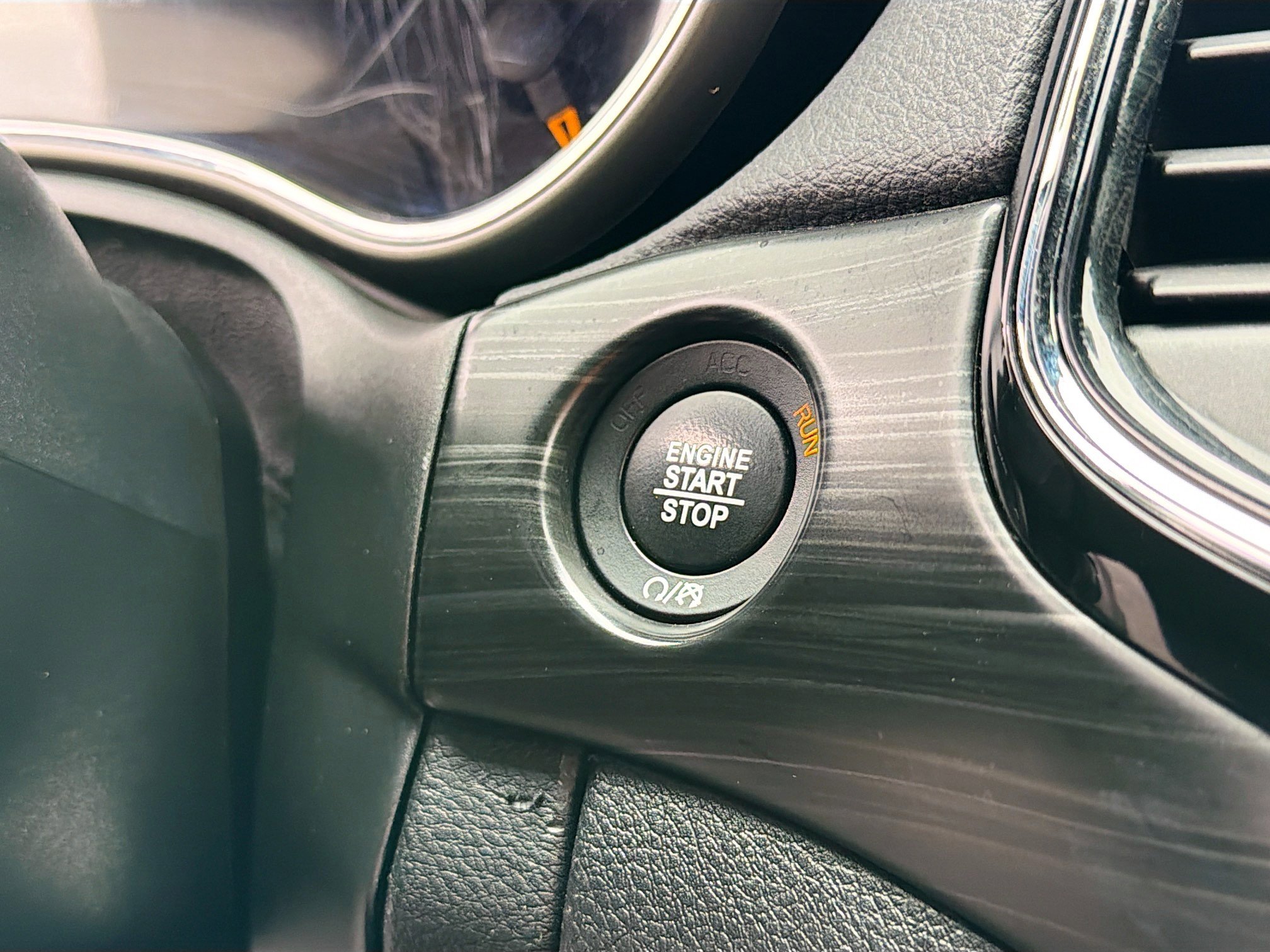 Used 2019 Jeep Grand Cherokee Altitude image 9
