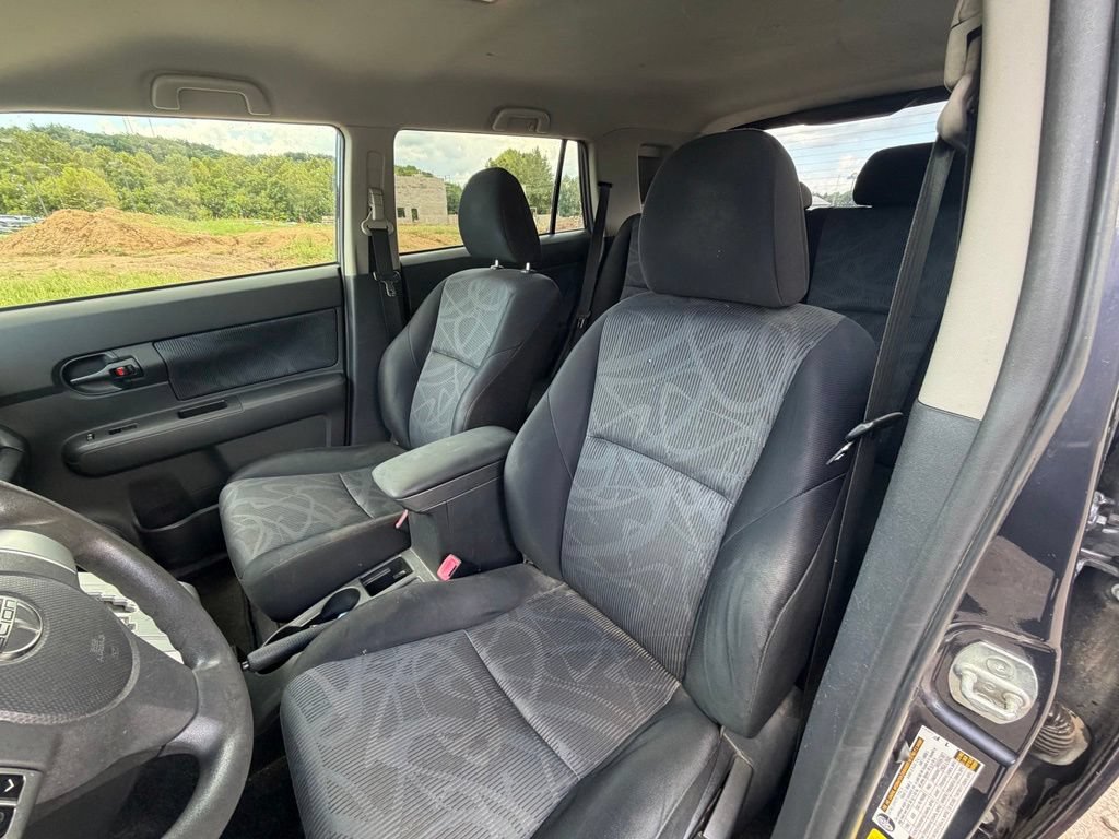 Used 2012 Scion xB FWD image 6