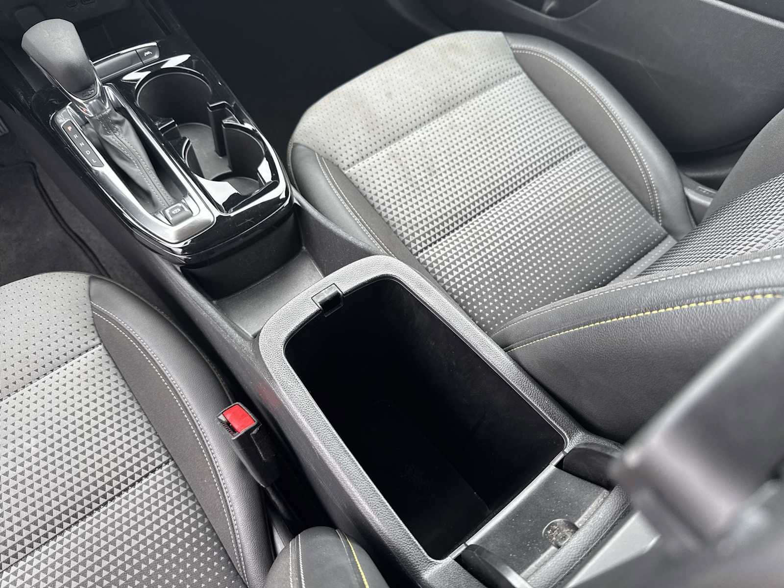 Certified 2025 Chevrolet Trax LT FWD image 19