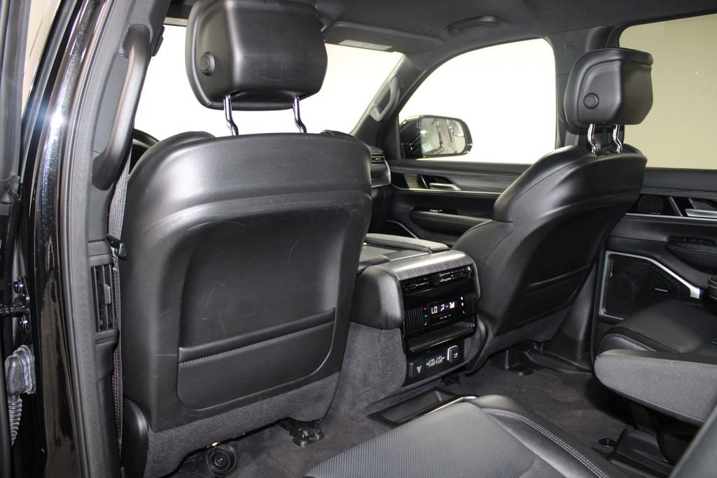 Used 2024 Jeep Wagoneer Series II image 25