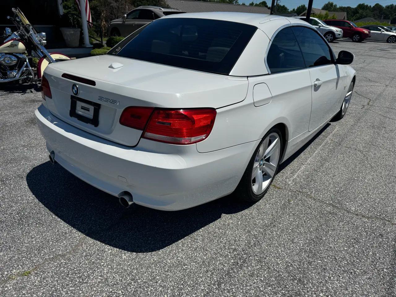 Used 2010 BMW 335i Convertible RWD image 10