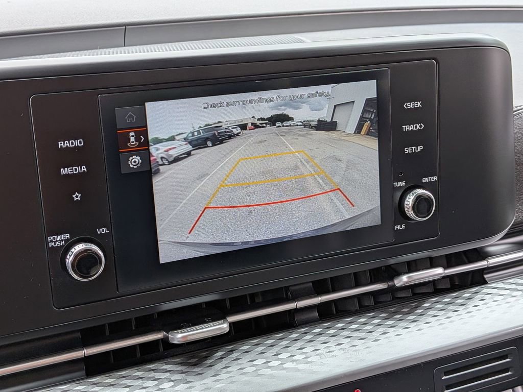 Used 2023 Kia Carnival LX FWD image 23