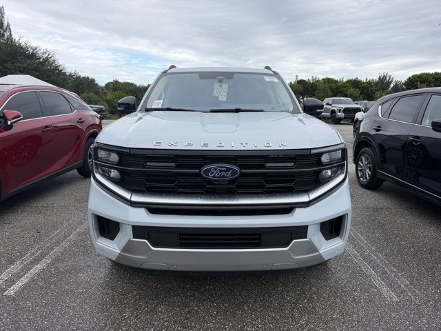 Used 2025 Ford Expedition Max Platinum AWD/4WD image 2