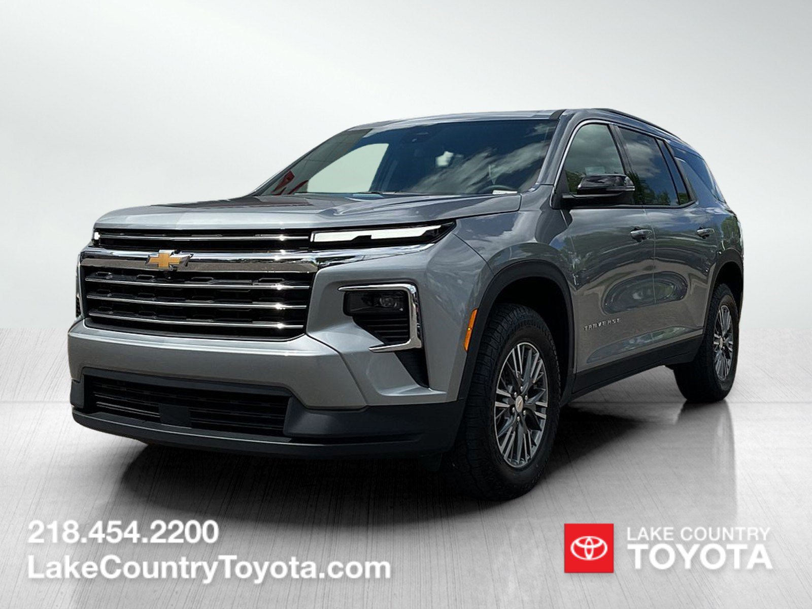 Used 2026 Chevrolet Traverse LT AWD/4WD image 1