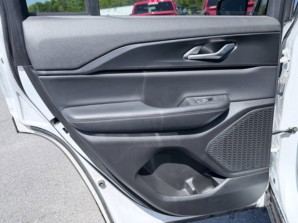 Used 2023 Jeep Grand Cherokee Altitude RWD image 29