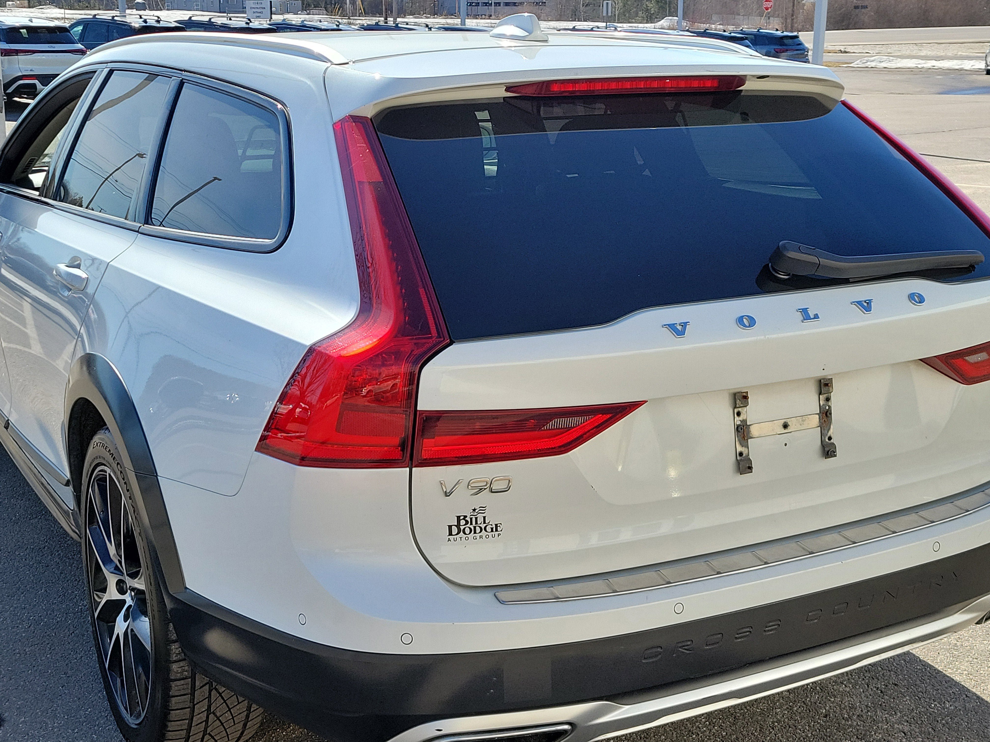 Used 2019 Volvo V90 T6 Cross Country w/ Advanced Package AWD/4WD image 15