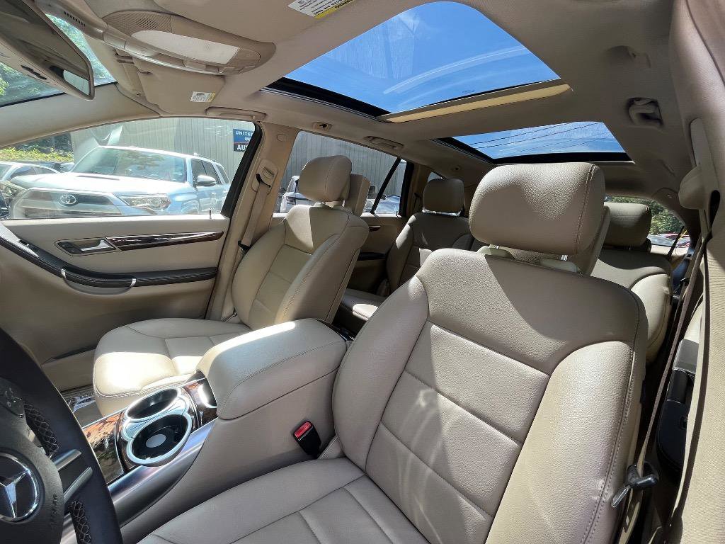 Used 2011 Mercedes-Benz R 350 4MATIC image 17