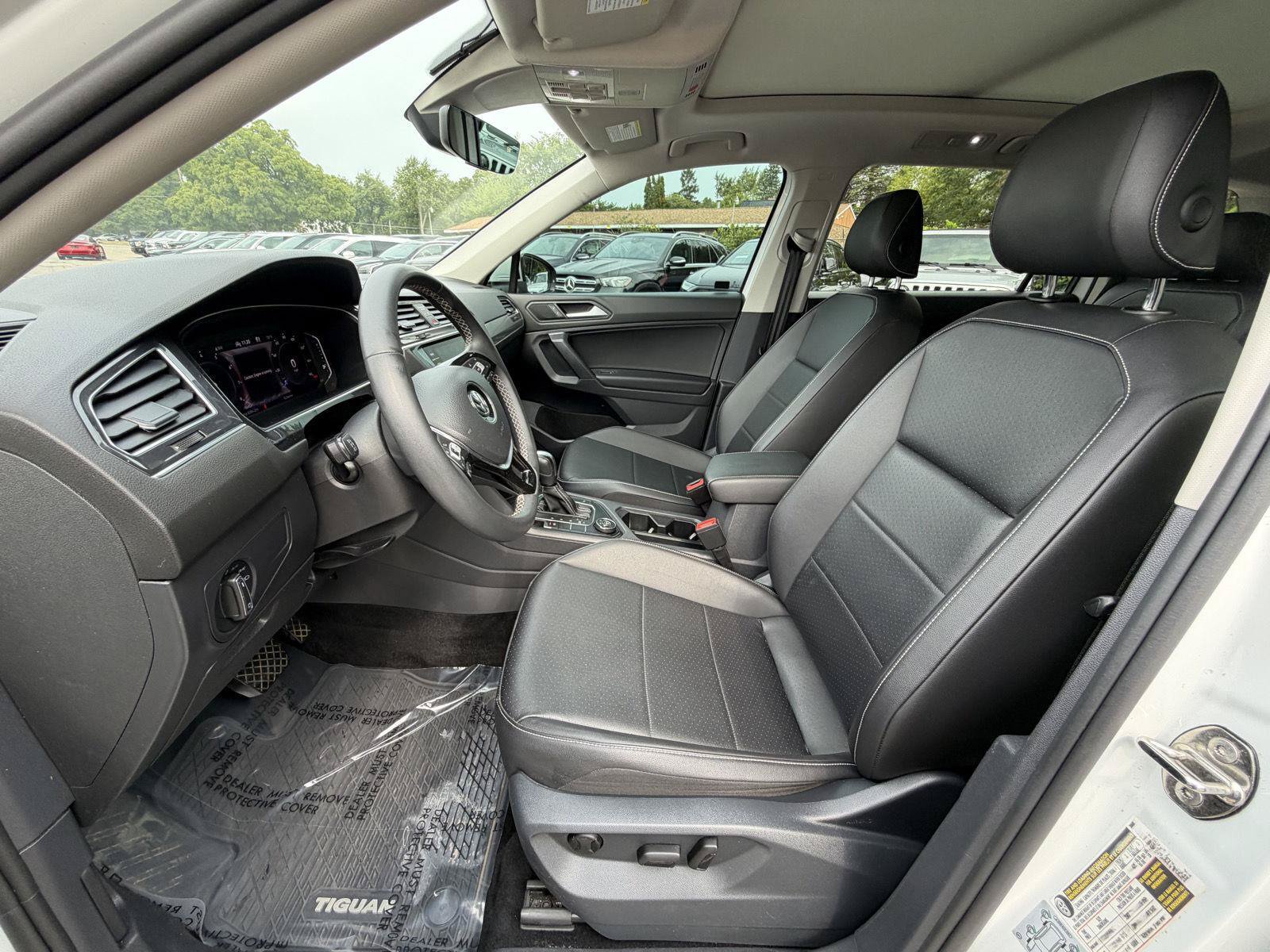 Used 2021 Volkswagen Tiguan SEL AWD/4WD image 12