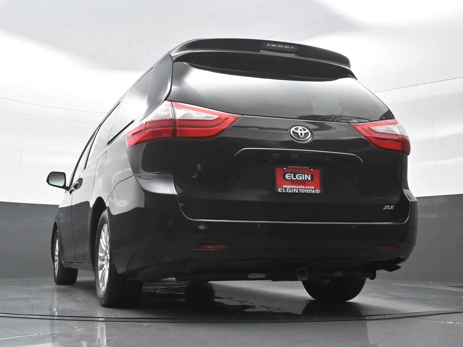 Used 2015 Toyota Sienna XLE w/ XLE Navigation Package FWD image 32