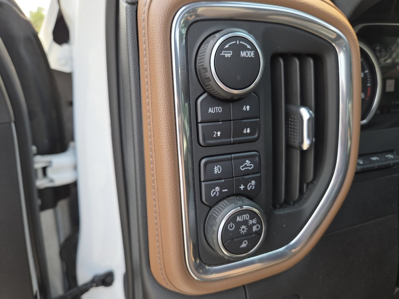 Used 2022 Chevrolet Silverado 2500 High Country w/ Z71 Off-Road Package AWD/4WD image 14