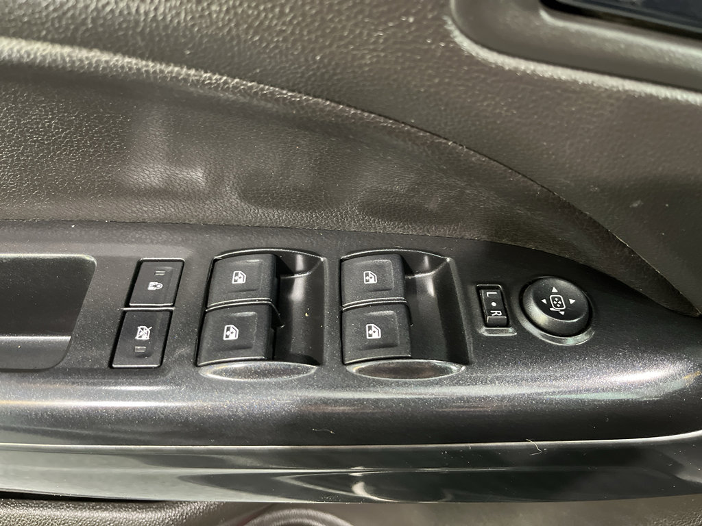 Used 2015 GMC Canyon SLE w/ All-Terrain Package image 26