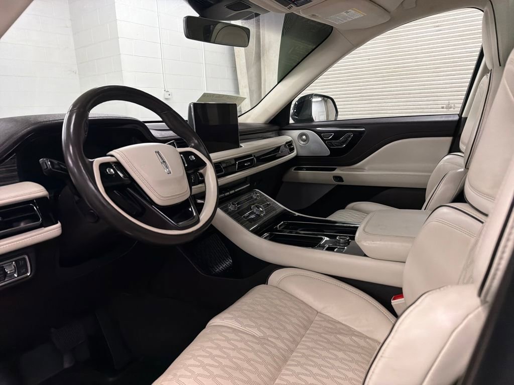 Used 2023 Lincoln Aviator Black Label w/ Dynamic Handling Package image 6