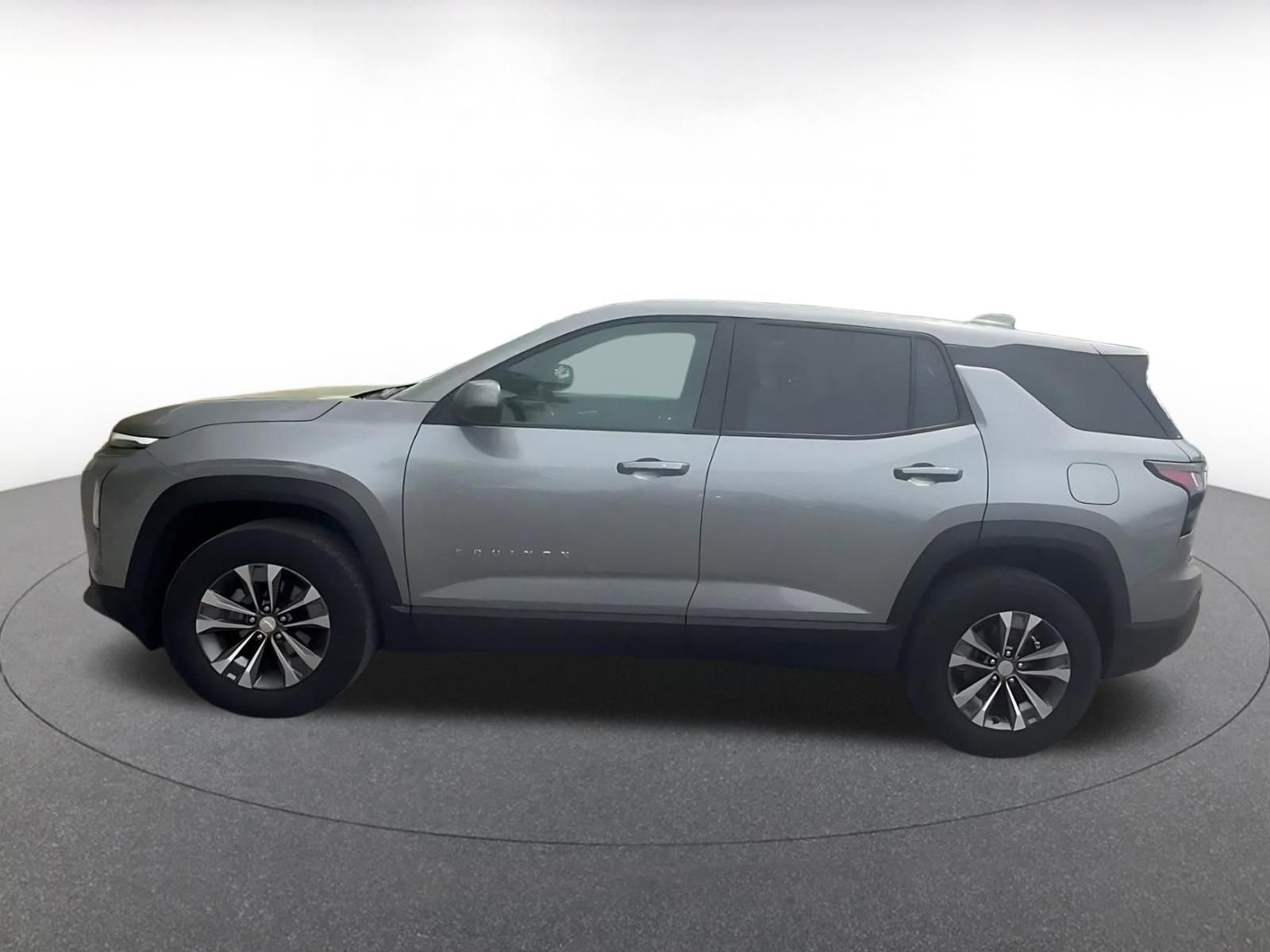 Used 2025 Chevrolet Equinox LT FWD image 9
