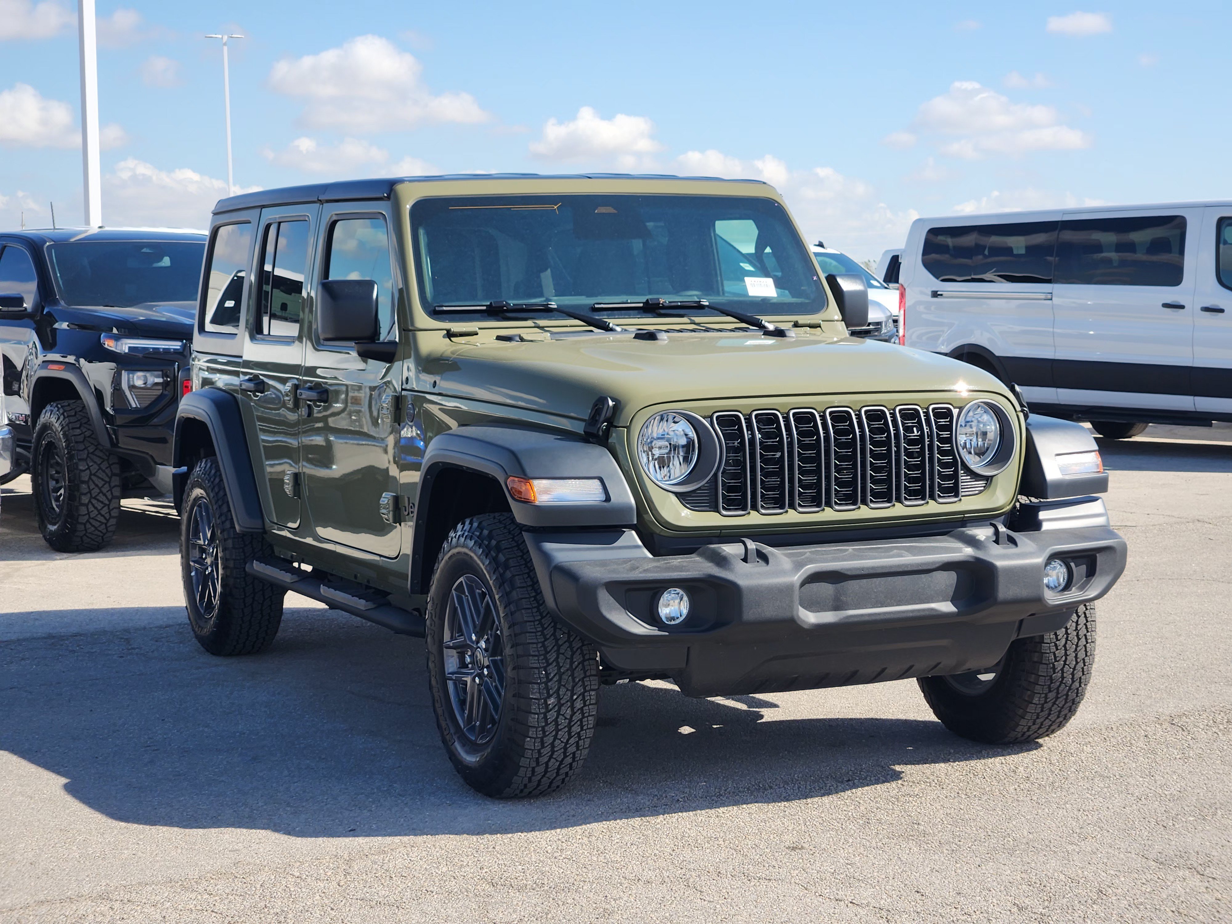 Used 2026 Jeep Wrangler Unlimited Sport AWD/4WD image 3