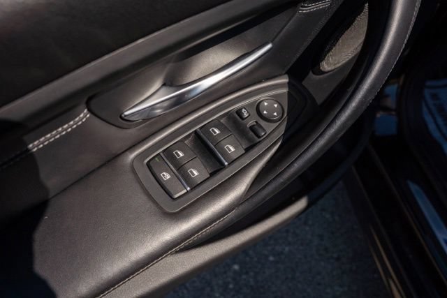 Used 2018 BMW M3 RWD image 16