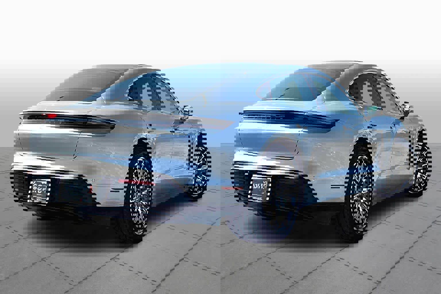 Used 2022 Porsche Taycan image 12