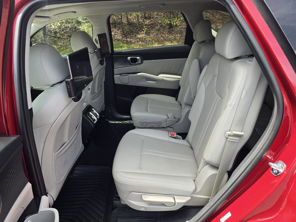 Used 2023 Kia Sorento SX image 11