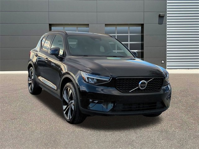 Used 2025 Volvo XC40 B5 Plus