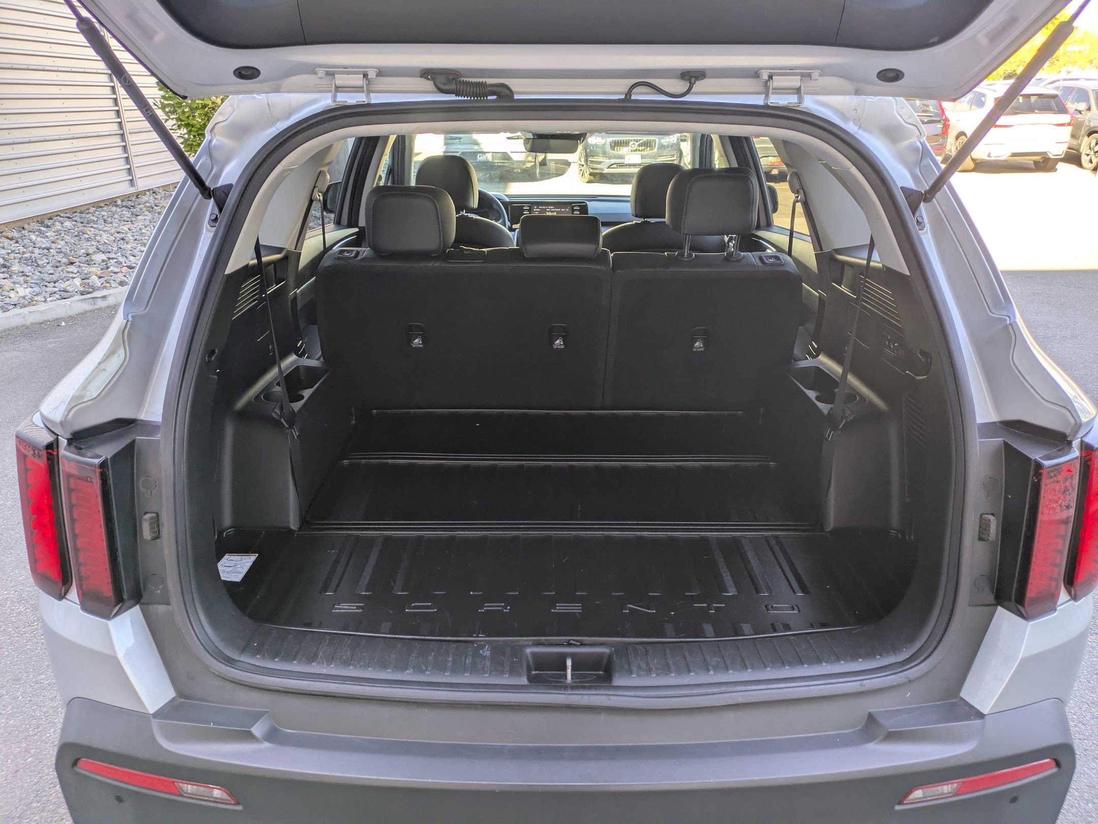 Used 2021 Kia Sorento S image 29