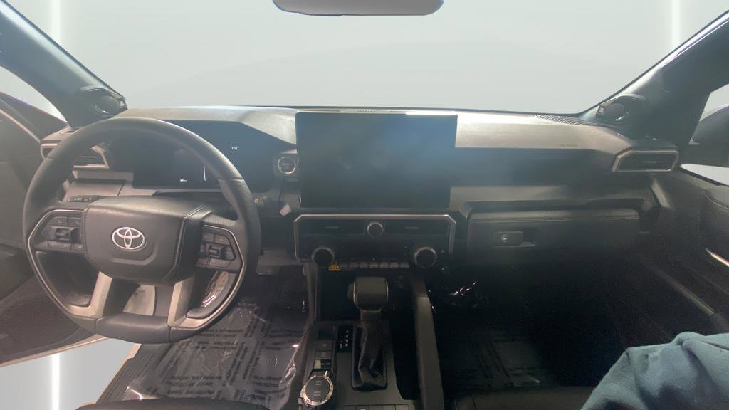 Used 2025 Toyota 4Runner Limited image 14