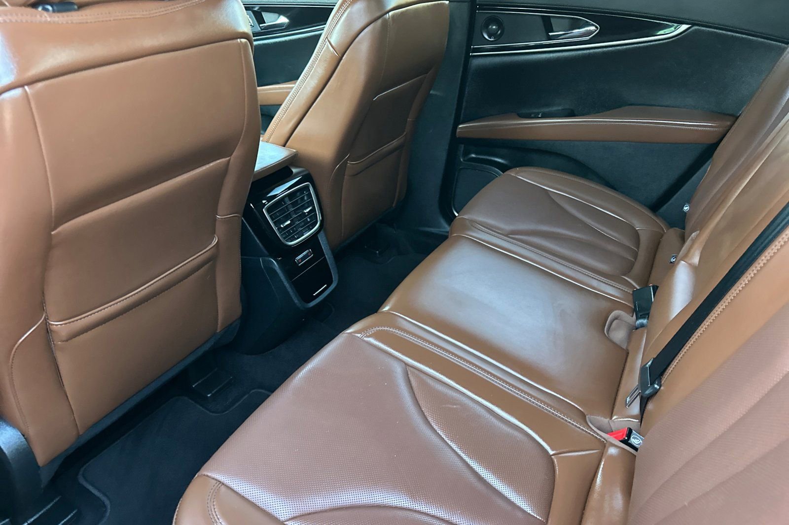 Used 2023 Lincoln Nautilus Reserve w/ Luxury Package image 11