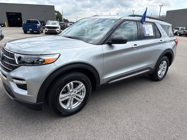 Used 2023 Ford Explorer XLT w/ Equipment Group 202A AWD/4WD image 19