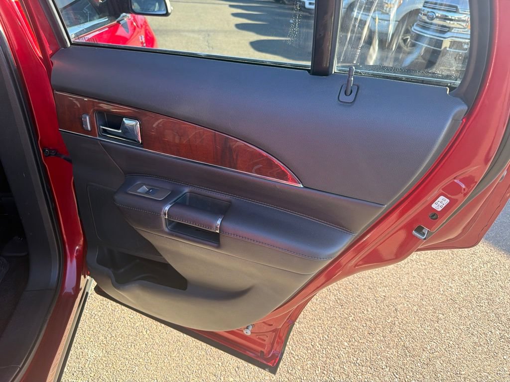 Used 2013 Lincoln MKX AWD image 17