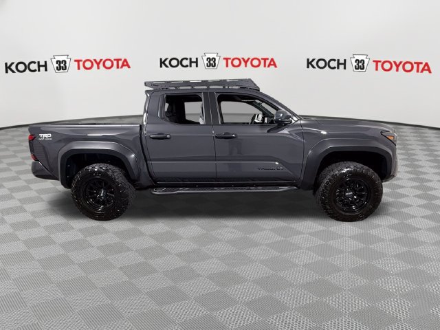 Used 2025 Toyota Tacoma TRD Off-Road AWD/4WD image 9