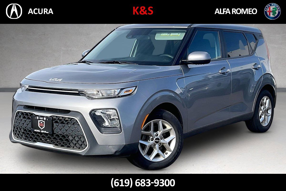 Used 2022 Kia Soul LX w/ Technology Package FWD image 1