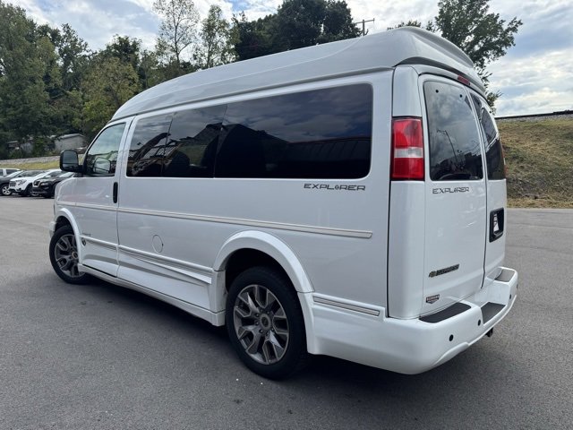 Used 2022 Chevrolet Express 2500 w/ Enhanced Convenience Package image 5