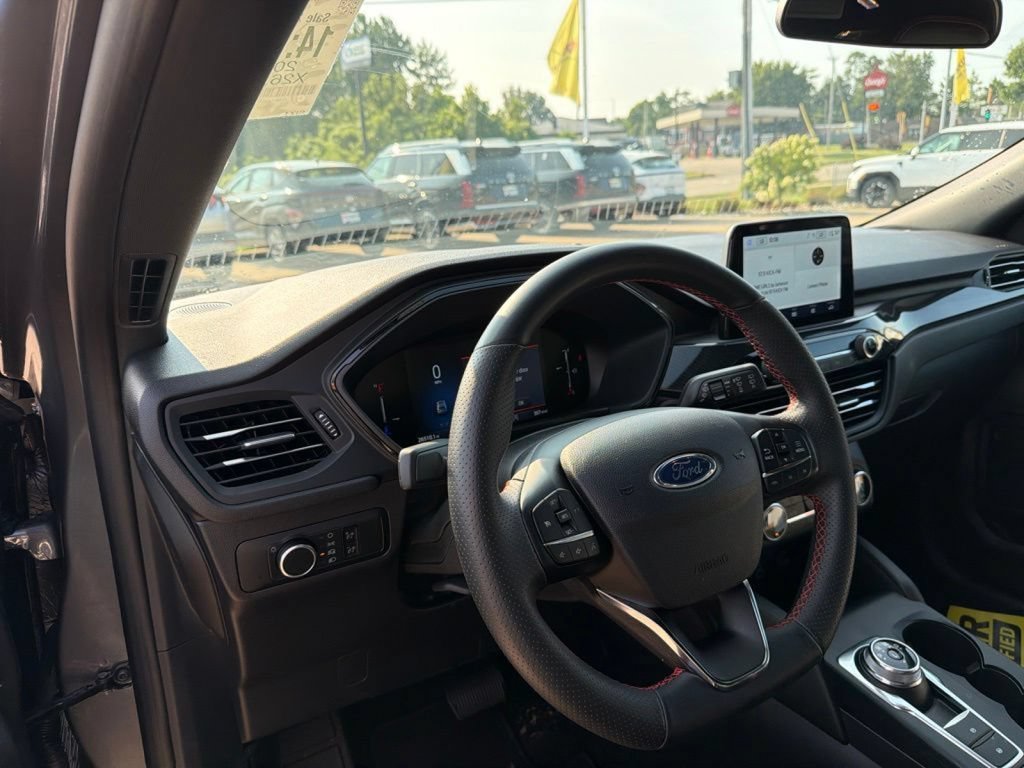 Used 2025 Ford Escape ST-Line AWD/4WD image 15