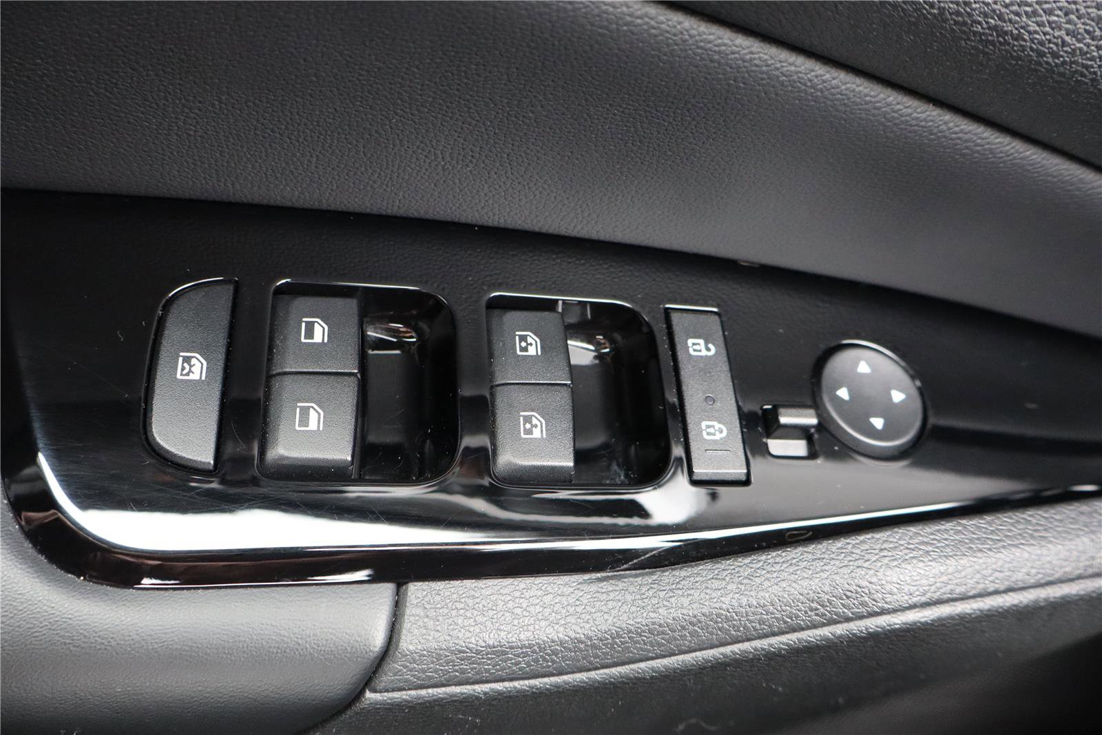 Certified 2023 Kia Sportage X-Line image 14